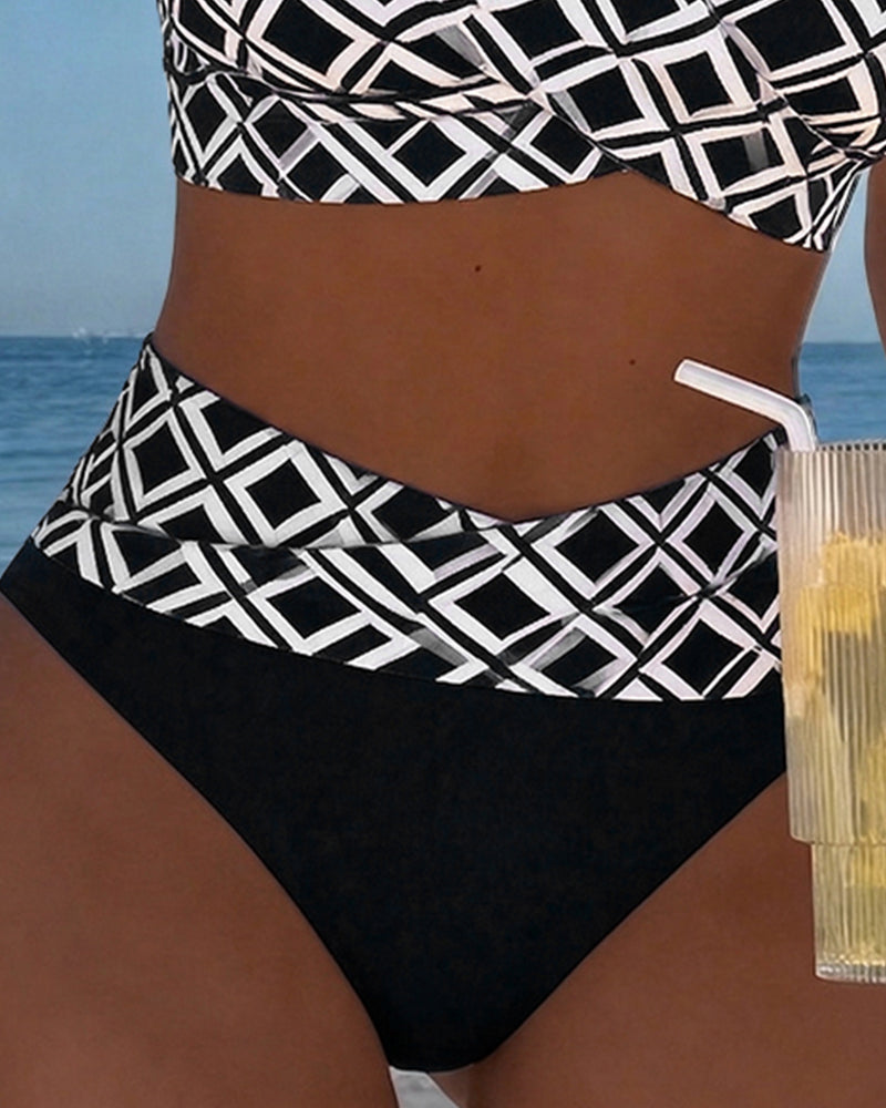 Adriana – Two-Piece Bikini with Geometric Print