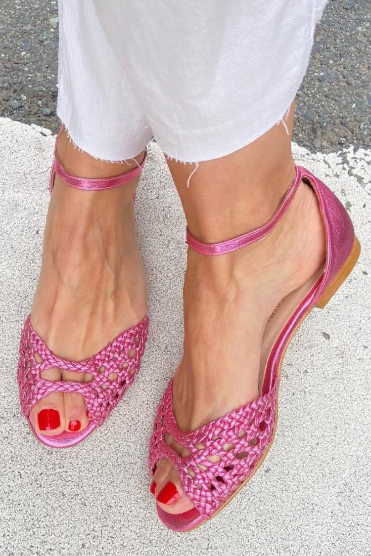 Elegant low cut-out woven sandals with open toe and ankle strap