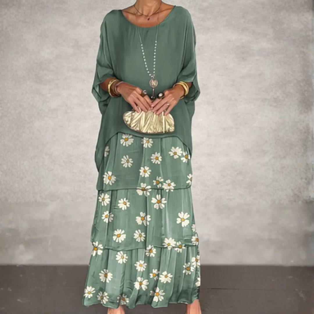 Lara – Elegant Long and Flowing Dress