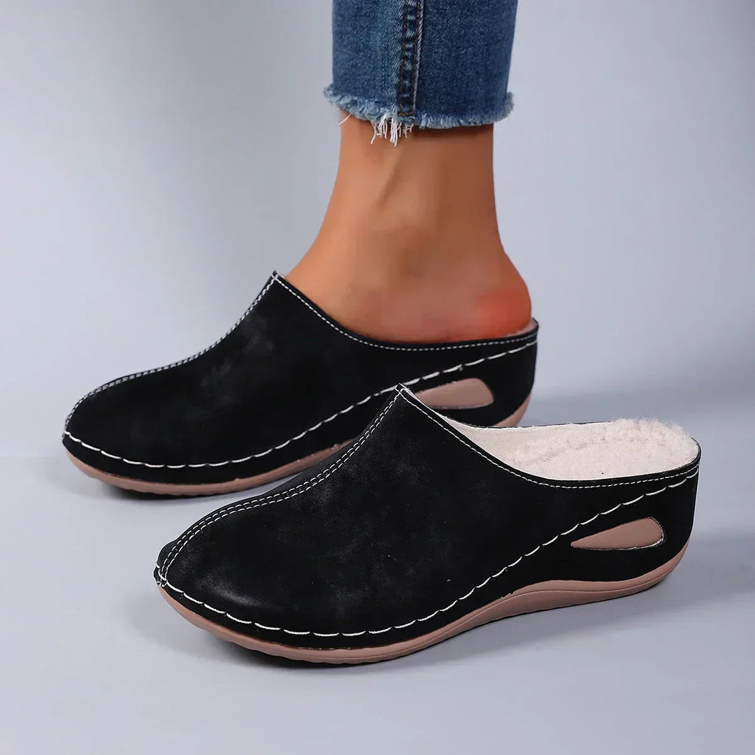 Marigold Orthopaedic Slippers - Black detail