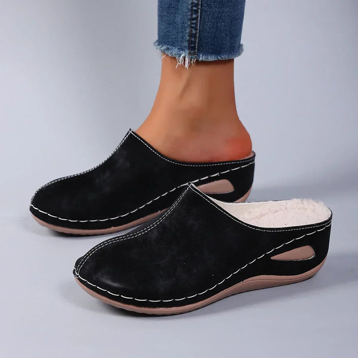 Marigold Orthopaedic Slippers - Black detail