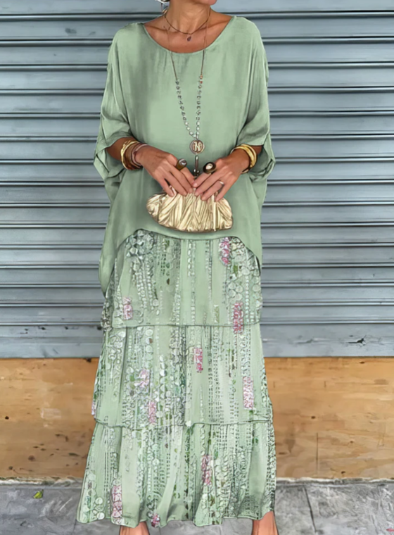 Lara – Elegant Long and Flowing Dress