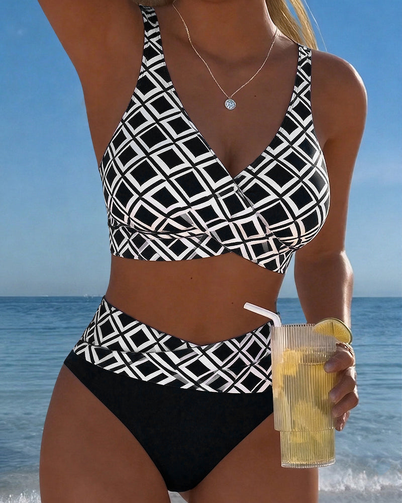 Adriana – Two-Piece Bikini with Geometric Print
